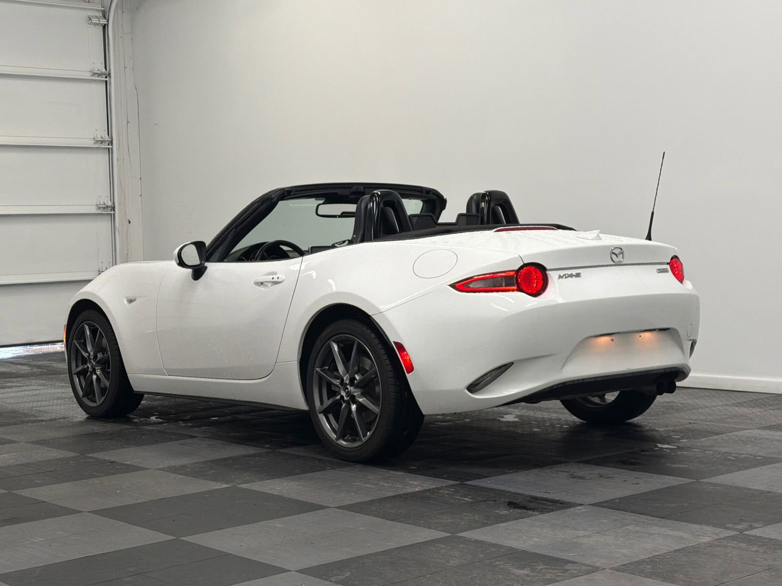 Used 2017 MAZDA MX-5 Miata Grand Touring image 6