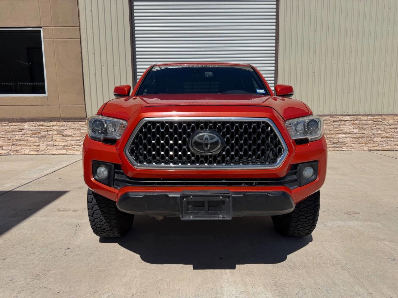 Used 2018 Toyota Tacoma TRD Off-Road image 3