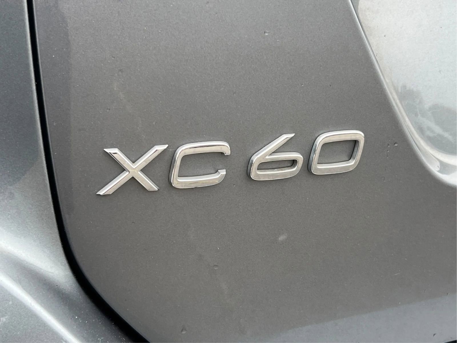 Used 2017 Volvo XC60 T6 Dynamic w/ Climate Package AWD/4WD image 30