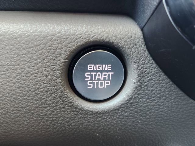 Used 2025 Kia Carnival image 20