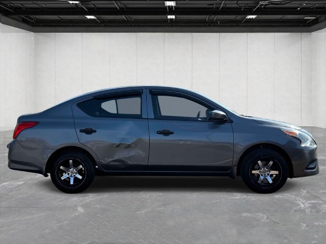 Used 2019 Nissan Versa S FWD image 3