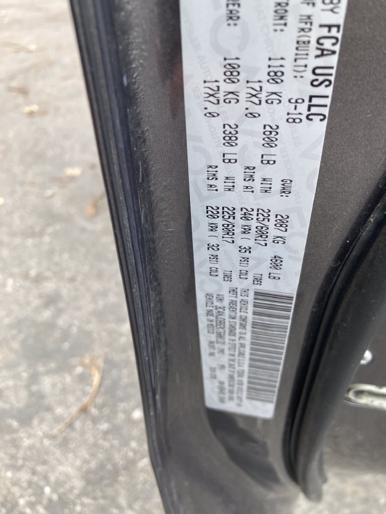 Used 2019 Jeep Compass Latitude w/ Cold Weather Group AWD/4WD image 37
