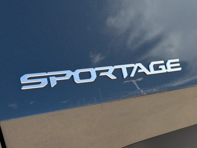 Used 2025 Kia Sportage EX FWD image 13