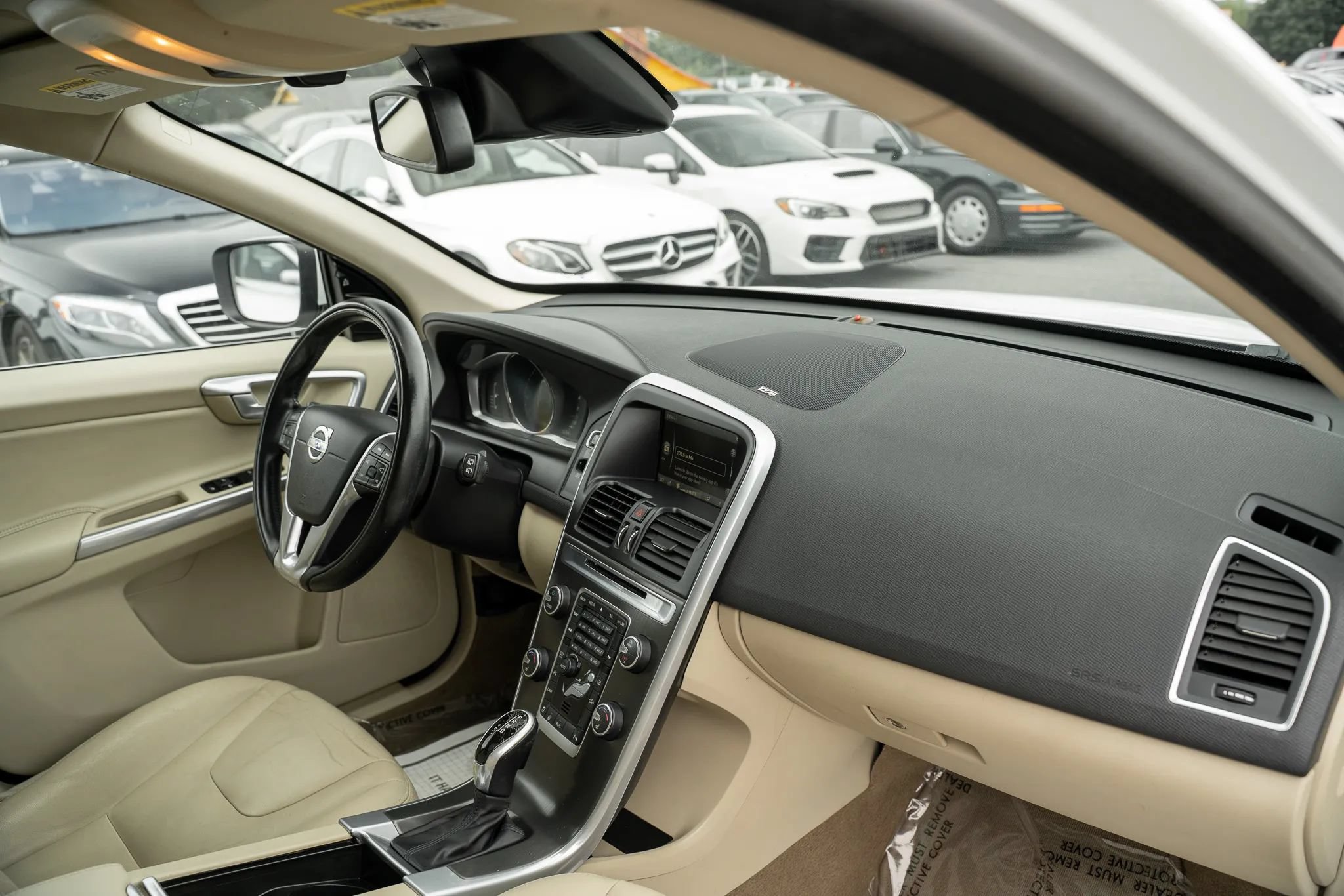 Used 2015 Volvo XC60 3.2 Platinum AWD/4WD image 14
