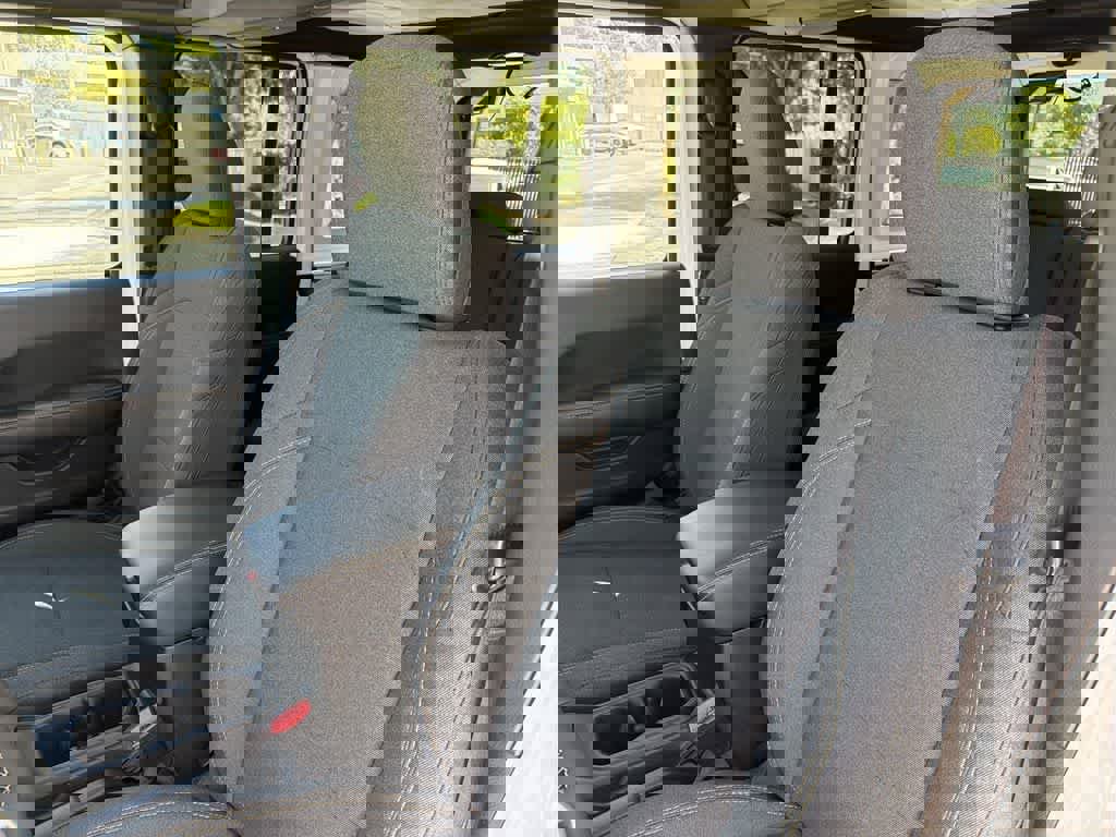 Used 2025 Jeep Wrangler Sahara image 26