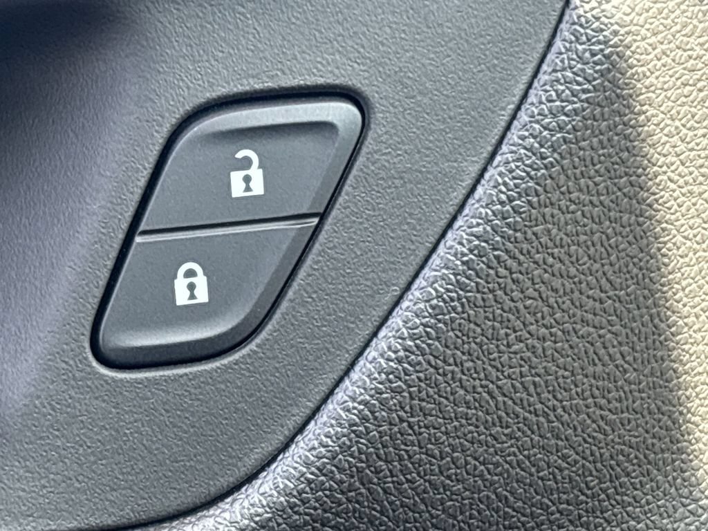 New 2026 Chevrolet Trax RS w/ Sunroof Package FWD image 27