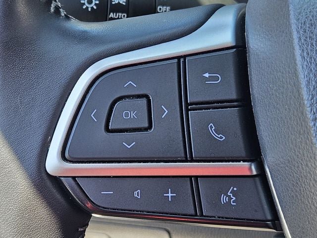 Used 2024 Toyota Highlander XLE FWD image 34