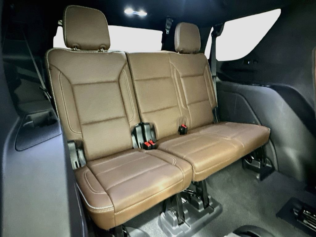 Used 2024 Chevrolet Tahoe High Country AWD/4WD image 29