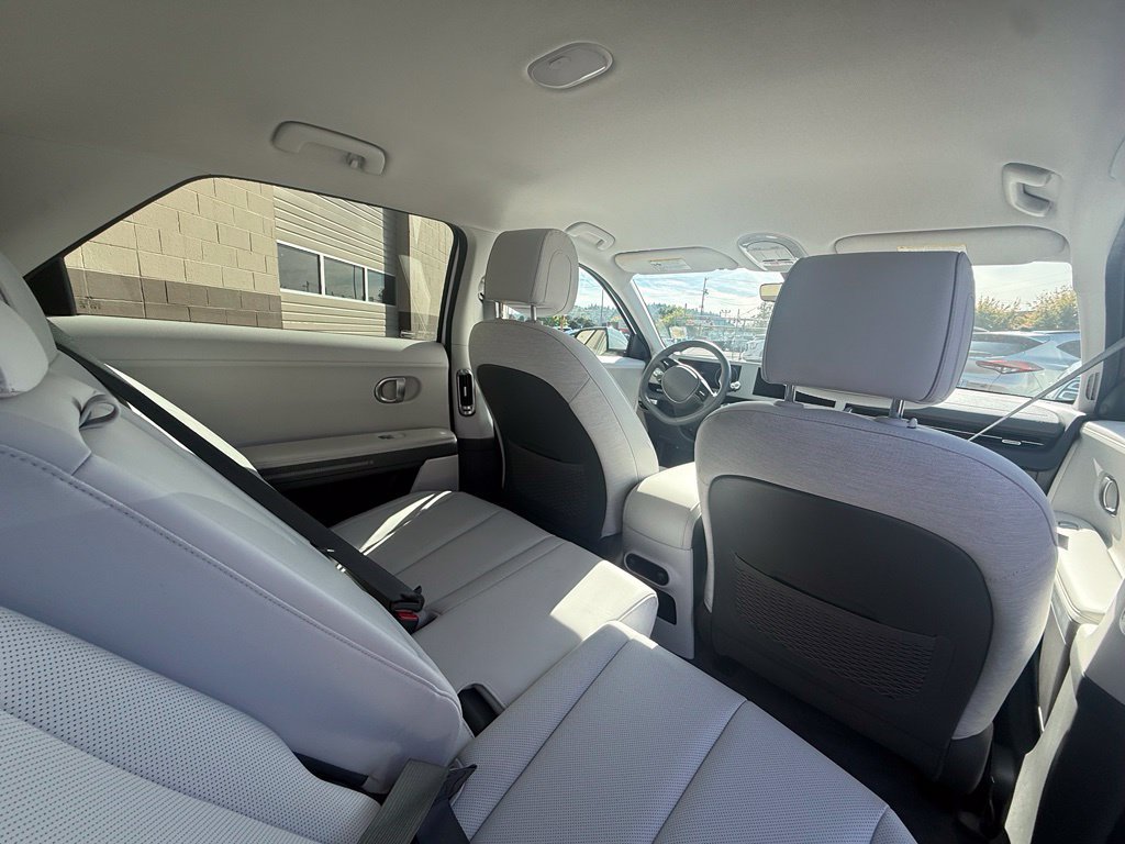 Used 2023 Hyundai Ioniq 5 SEL w/ Cargo Package AWD/4WD image 16