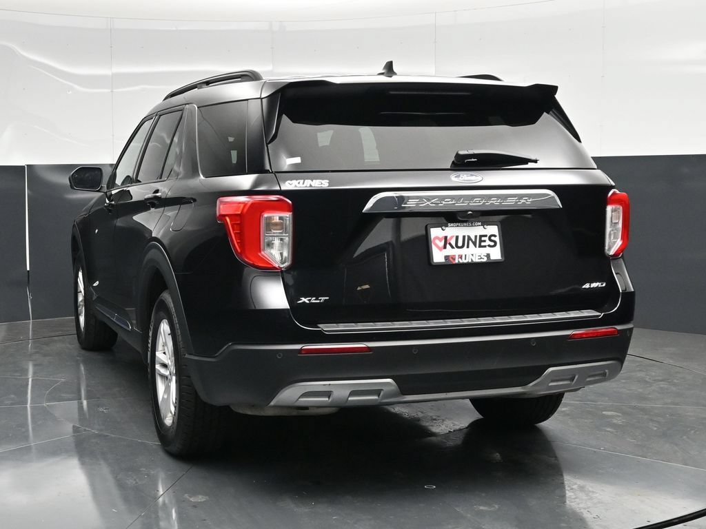 Used 2023 Ford Explorer XLT w/ Equipment Group 202A AWD/4WD image 8
