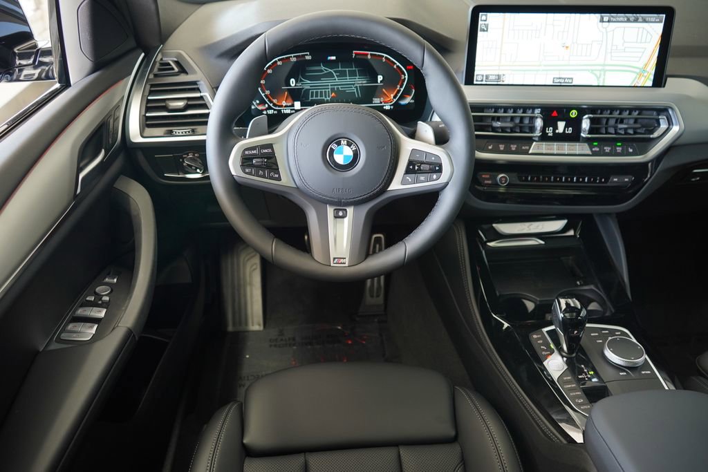 Used 2025 BMW X4 xDrive30i w/ Premium Package image 16
