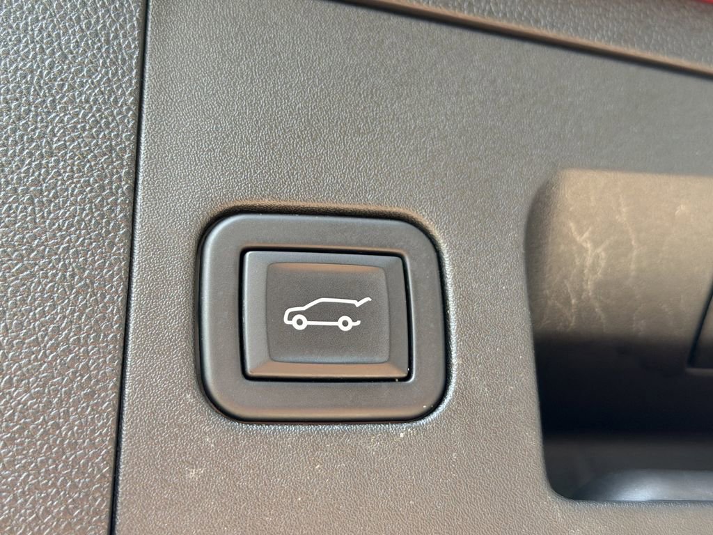 Used 2023 Cadillac XT4 Sport AWD/4WD image 11