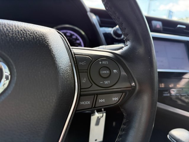 Used 2018 Toyota Camry SE w/ Moonroof Package FWD image 17