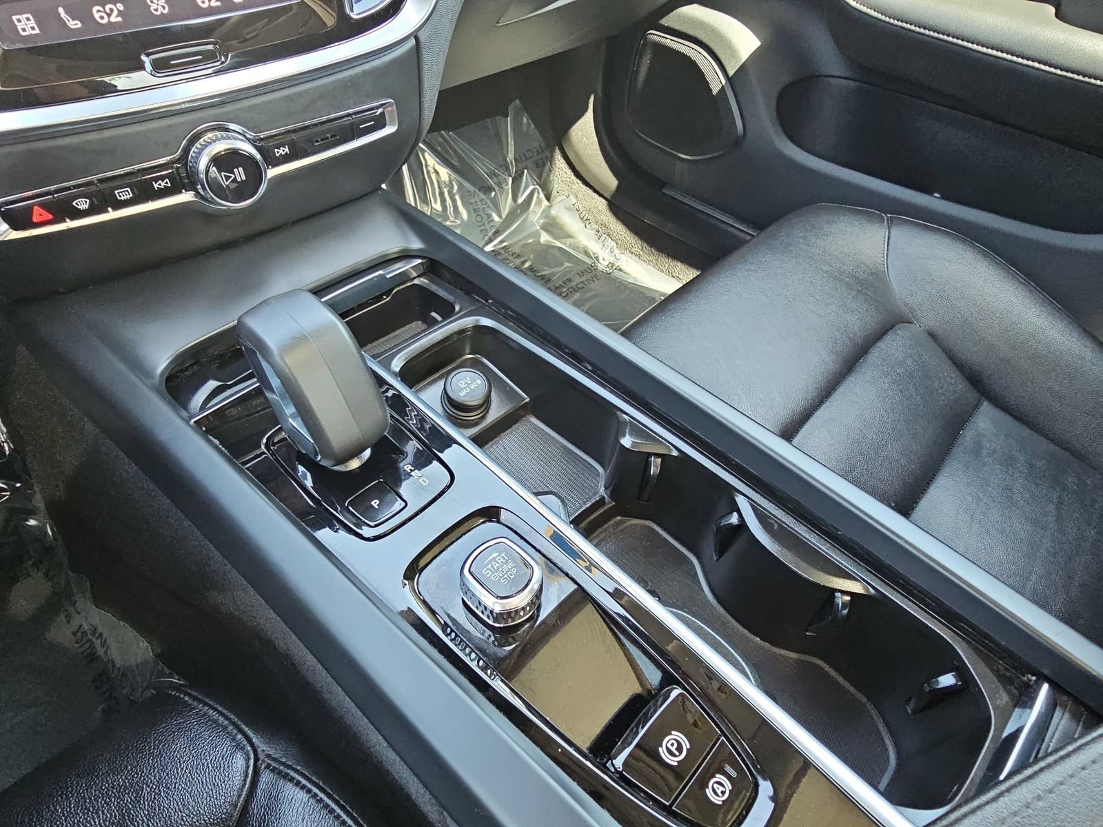 Used 2024 Volvo S60 B5 Core image 24