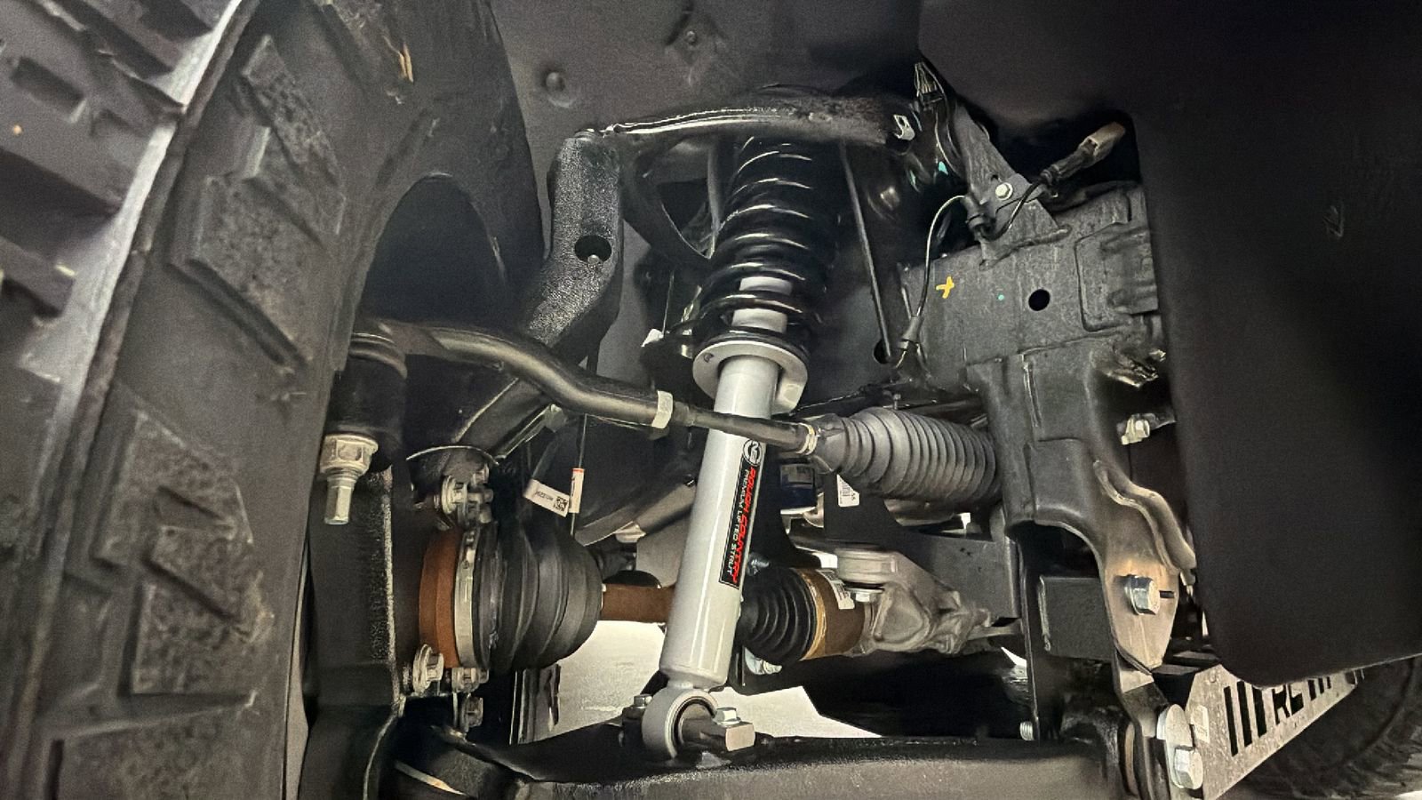 Used 2025 GMC Canyon AT4 w/ AT4X Package image 16