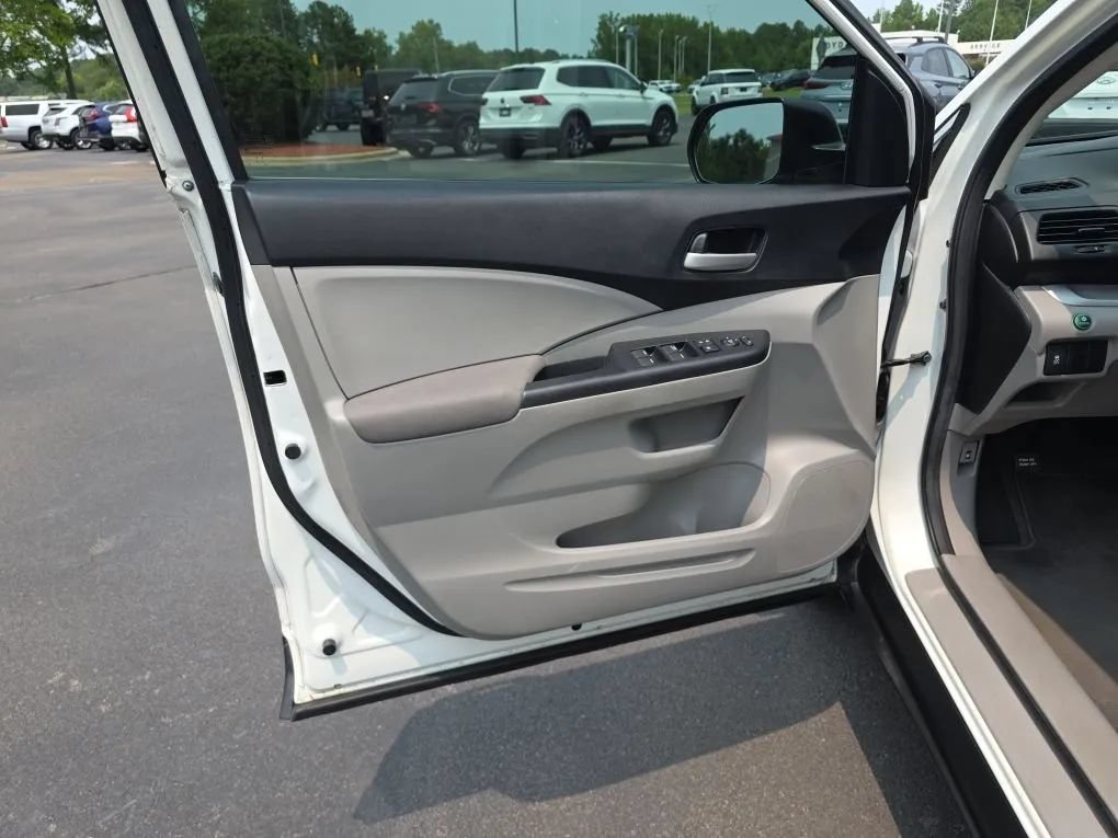 Used 2013 Honda CR-V LX image 33