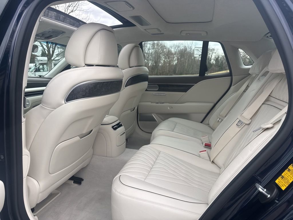 Used 2025 Genesis G90 3.5T image 27