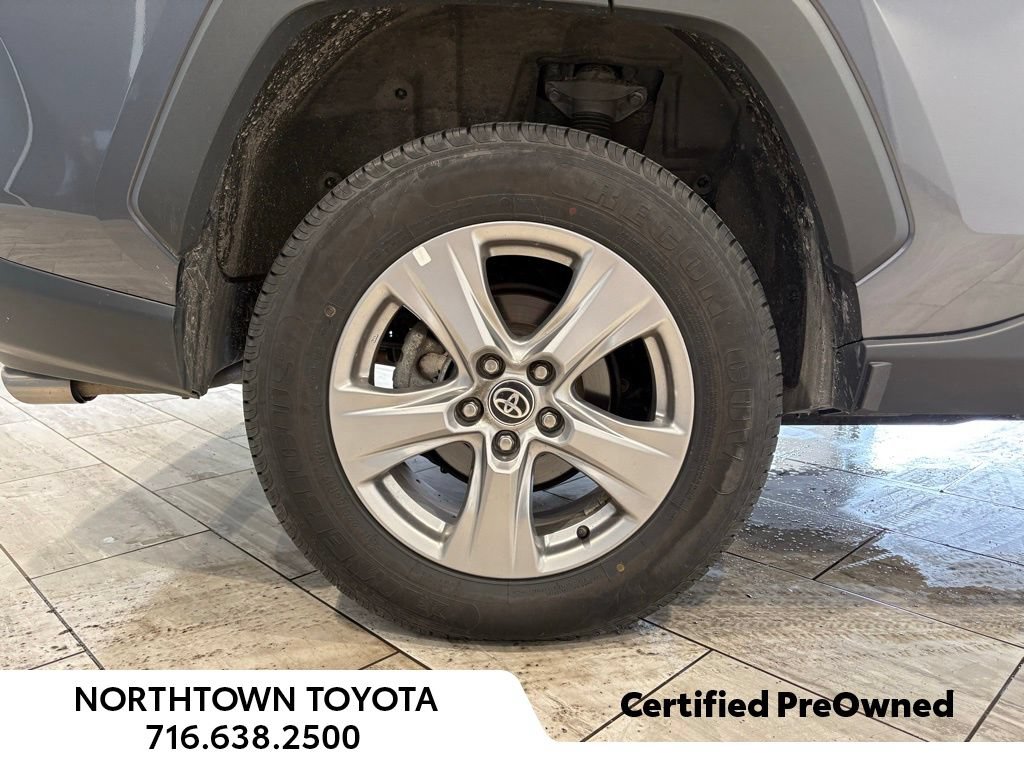 Used 2024 Toyota RAV4 XLE AWD/4WD image 31