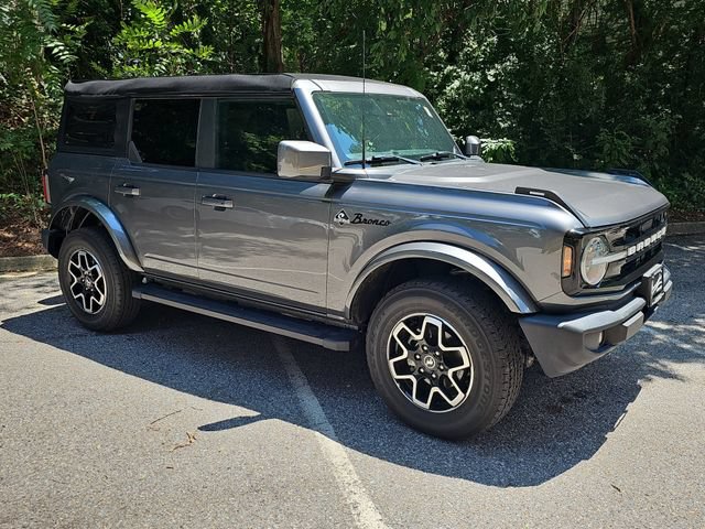 Used 2023 Ford Bronco Outer Banks AWD/4WD image 1