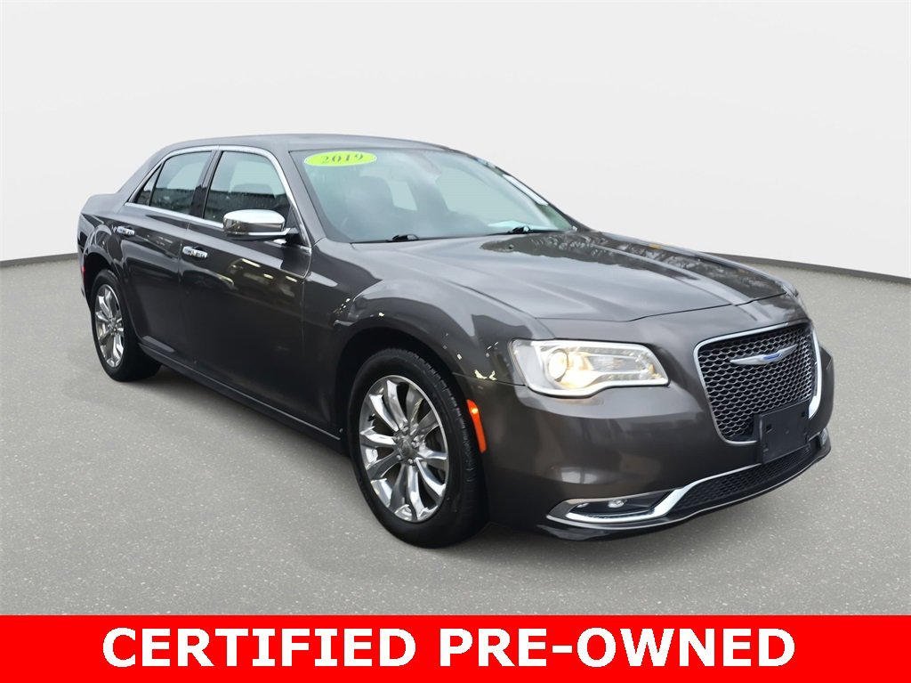 Certified 2019 Chrysler 300 Limited image 3