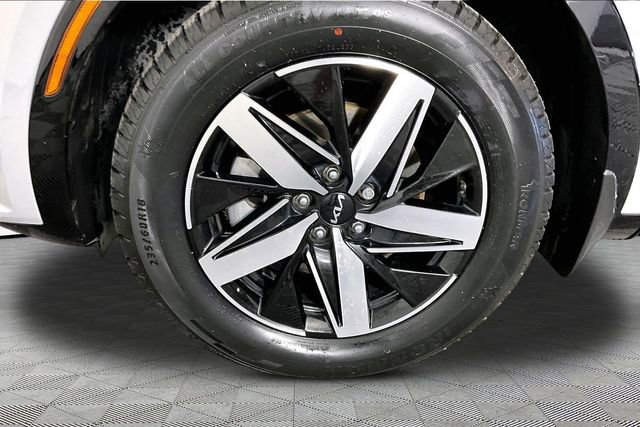 Certified 2022 Kia Sorento EX w/ Panoramic Sunroof Package FWD image 33