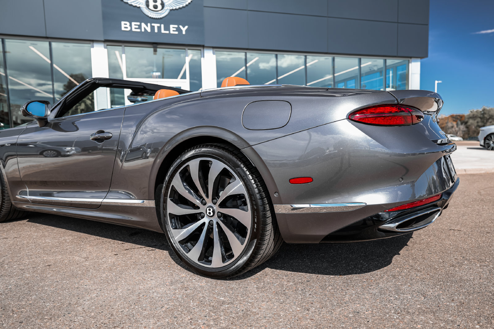 Certified 2026 Bentley Continental GT Azure AWD/4WD image 9
