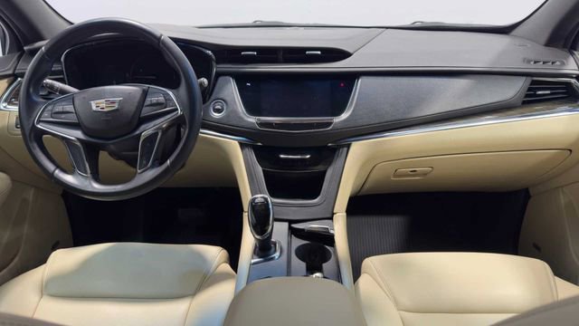 Used 2019 Cadillac XT5 FWD image 17