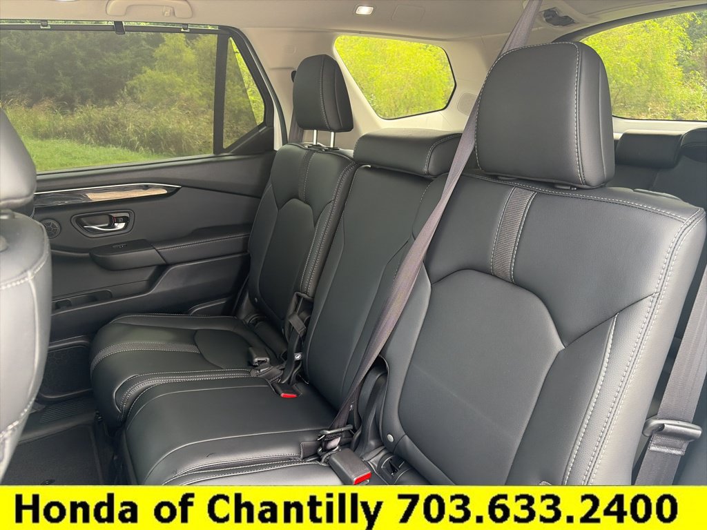 Used 2025 Honda Pilot Touring image 21