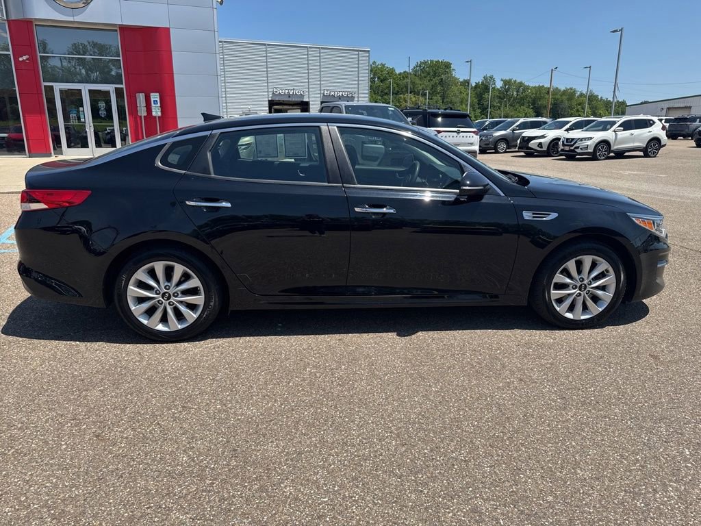 Used 2016 Kia Optima LX w/ Option Group 014 FWD image 8