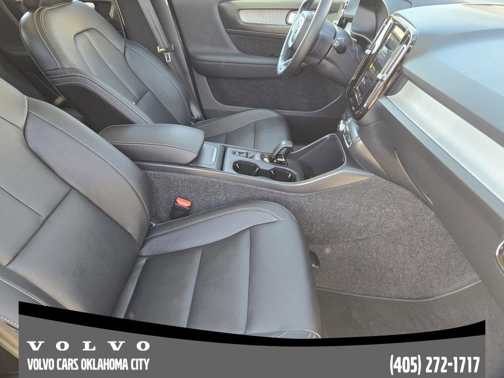 Certified 2025 Volvo XC40 B5 Core w/ Protection Package Premier image 13
