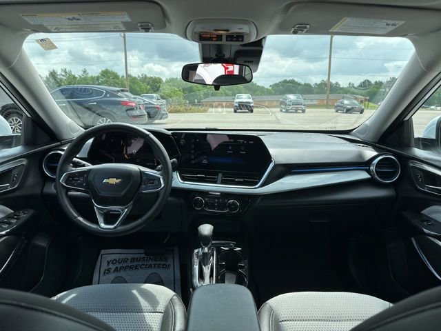 Used 2025 Chevrolet Trax LT w/ LT Convenience Package FWD image 31