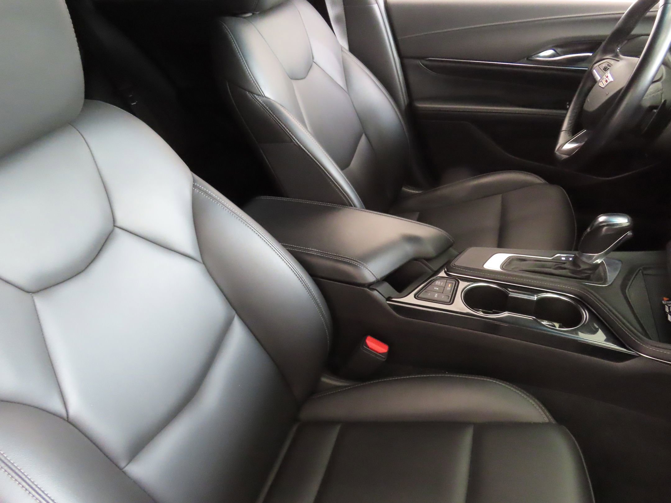 Used 2023 Cadillac CT4 Luxury image 25