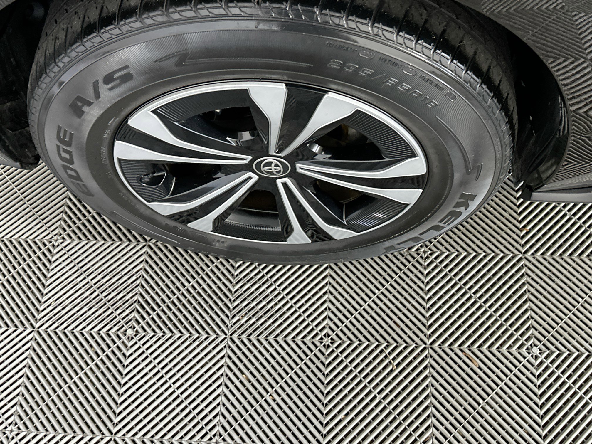 Used 2024 Toyota bZ4X XLE image 11