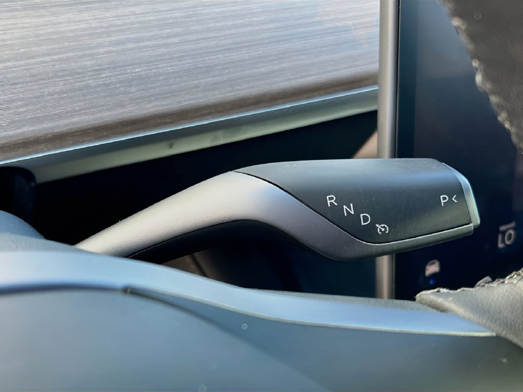 Used 2025 Tesla Model Y Long Range AWD/4WD image 16
