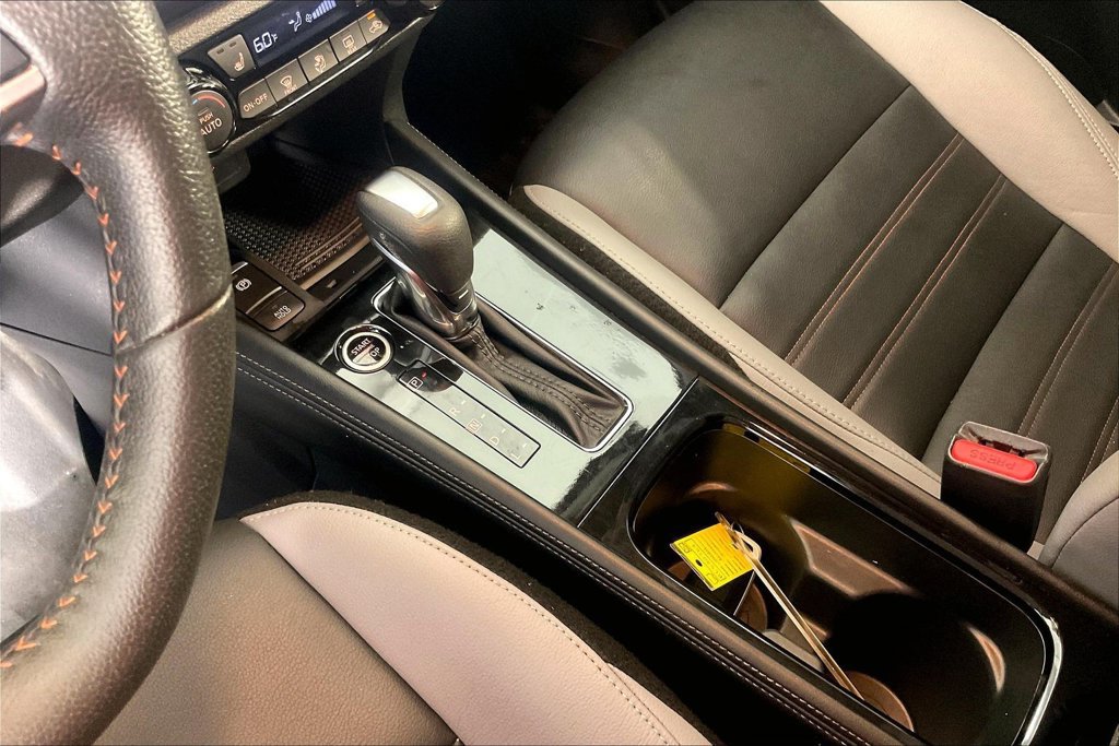 Used 2024 Nissan Kicks SR w/ SR Premium Package FWD image 16