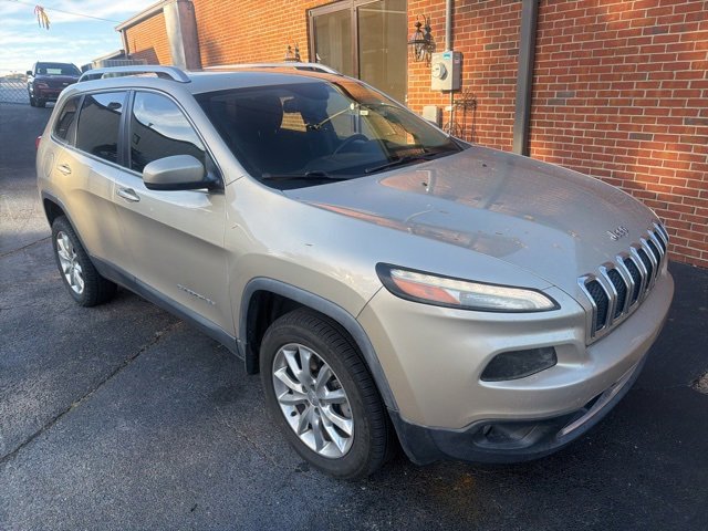 Used 2015 Jeep Cherokee Limited w/ Luxury Group image 2