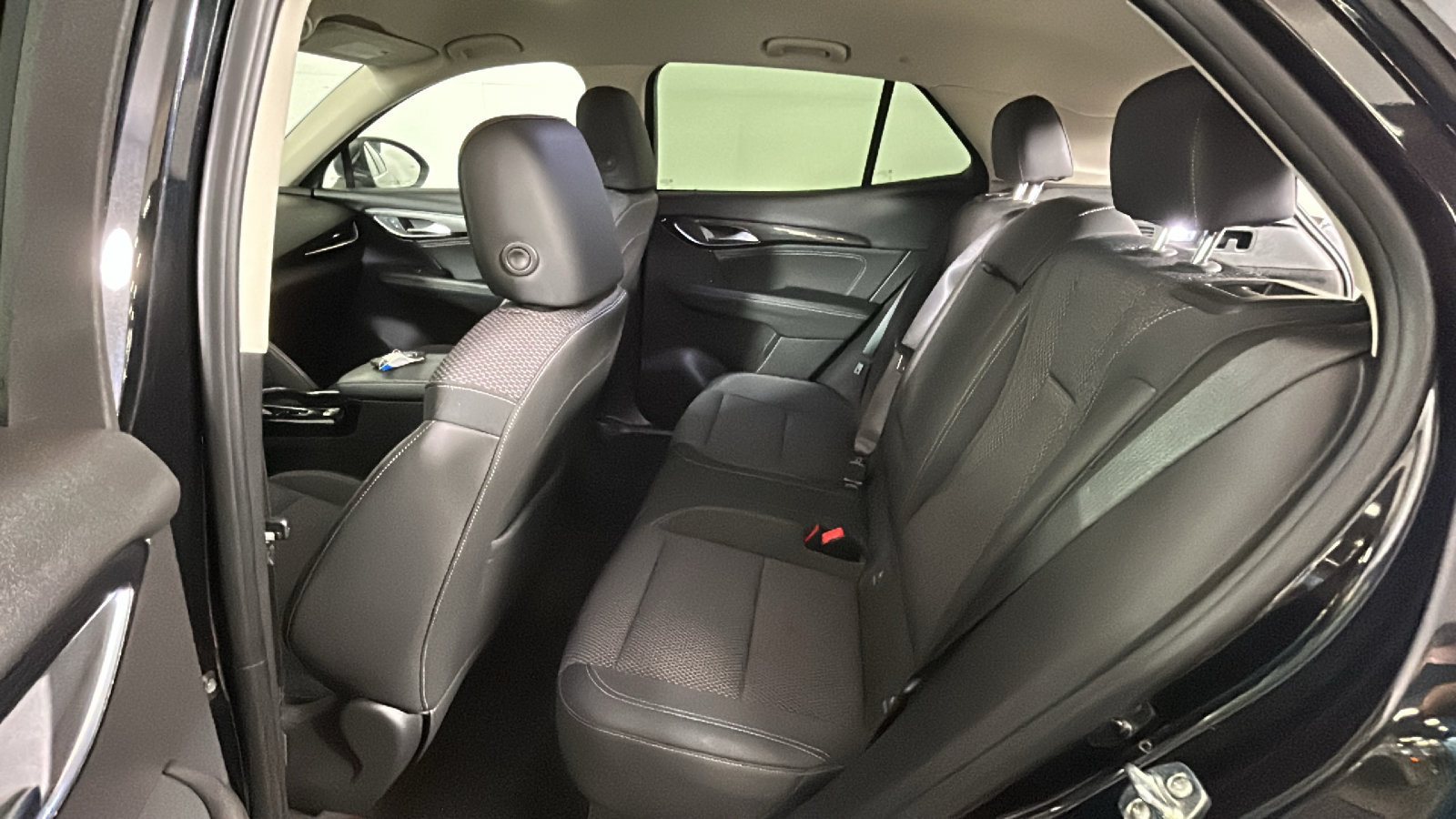 Used 2023 Buick Envision Preferred AWD/4WD image 31