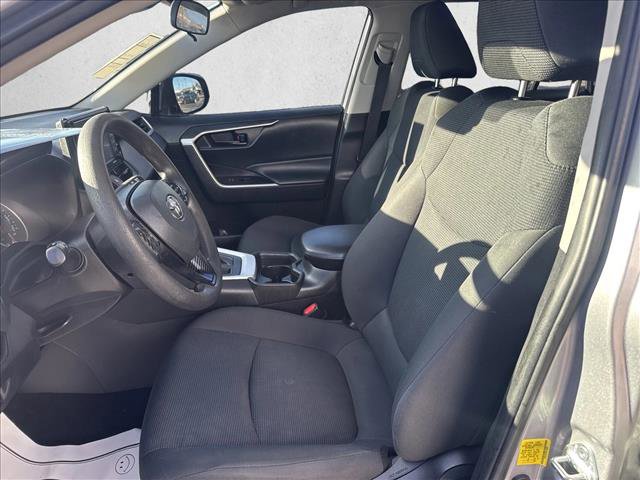 Used 2021 Toyota RAV4 LE image 9