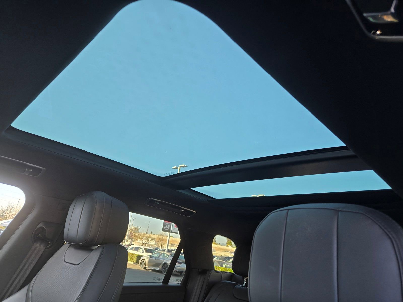 Used 2025 Land Rover Range Rover Sport SE image 19