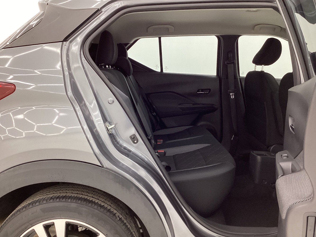 Used 2018 Nissan Kicks SV image 21