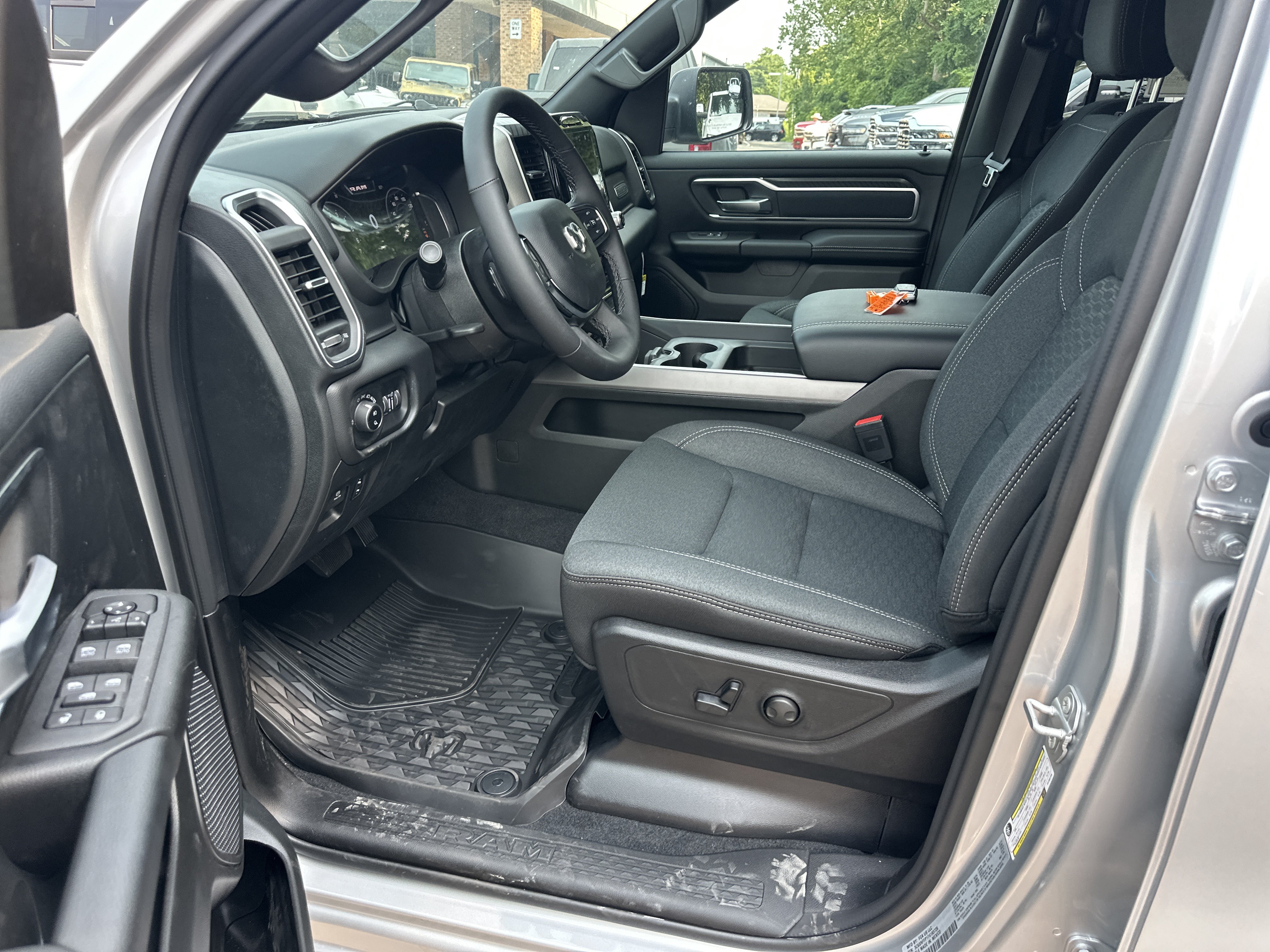 New 2026 RAM 1500 Big Horn AWD/4WD image 28