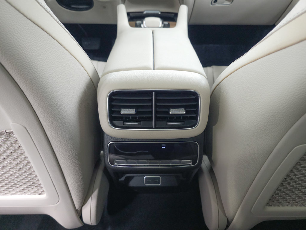 Used 2024 Mercedes-Benz GLE 450e 4MATIC w/ AMG Line Exterior image 28