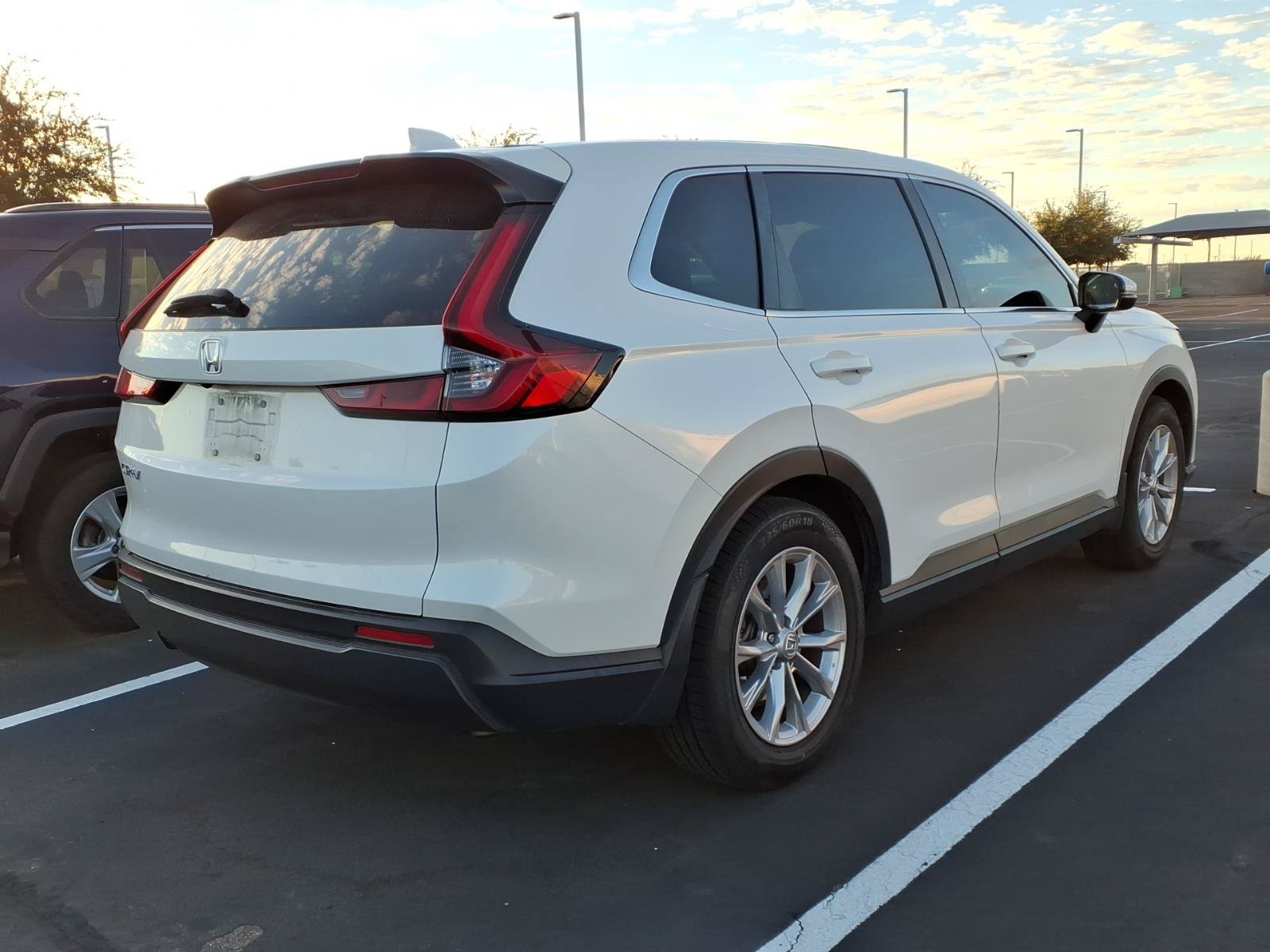 Used 2023 Honda CR-V EX image 3