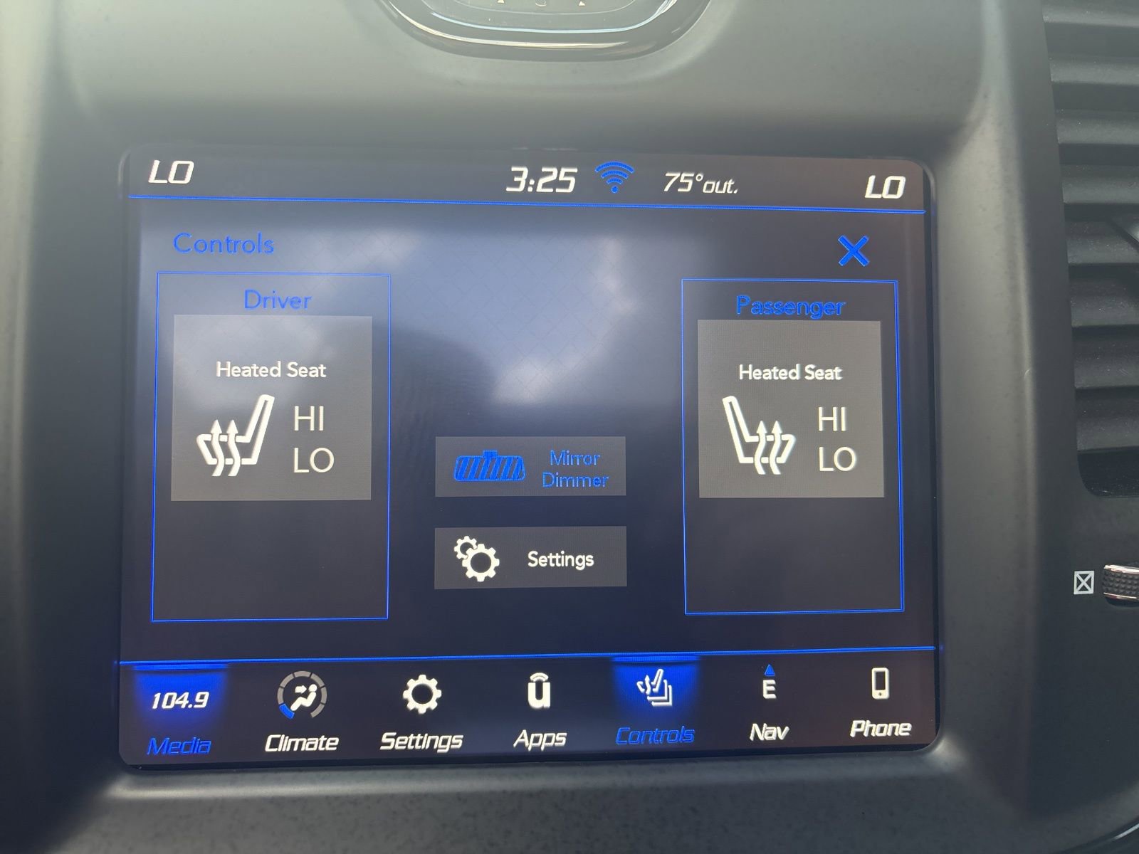 Used 2018 Chrysler 300 S w/ 300S Premium Group image 27
