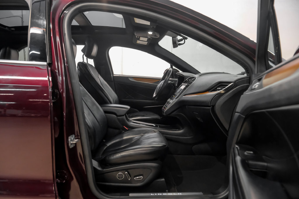 Used 2019 Lincoln MKC Select w/ Select Plus Package FWD image 42