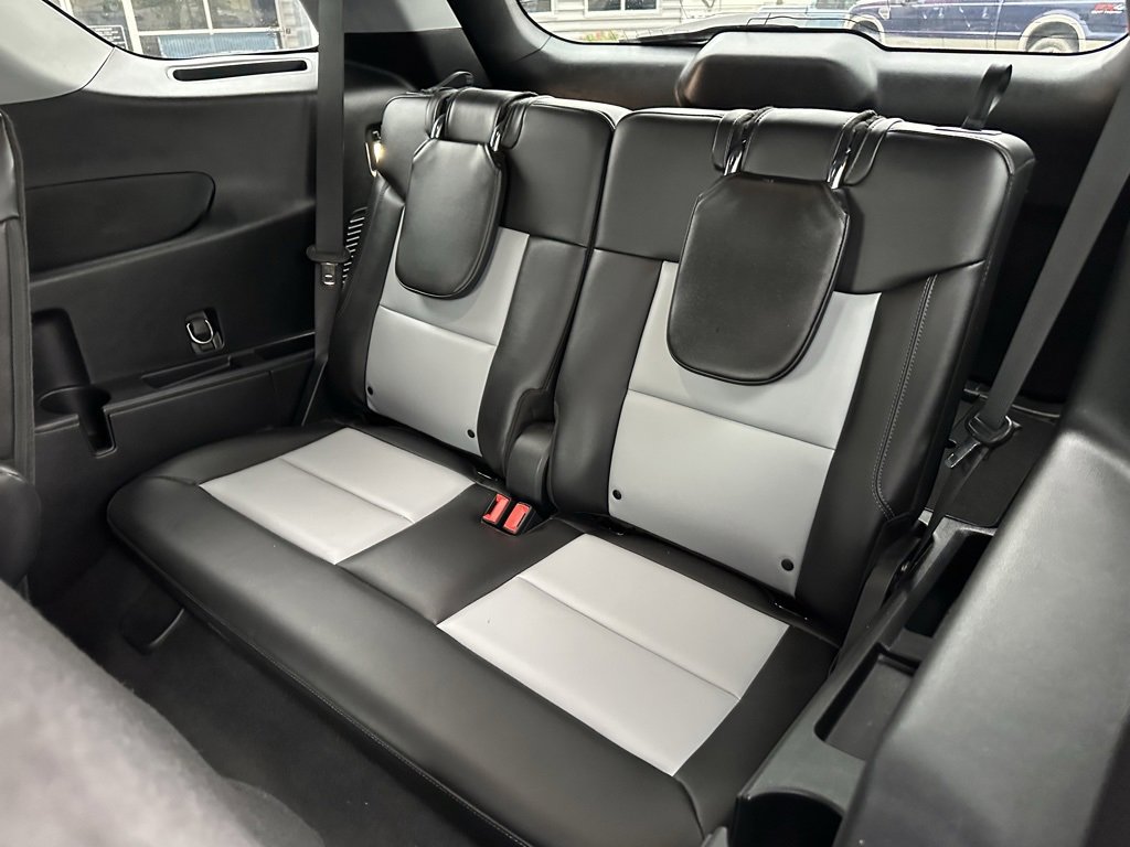 Used 2022 Ford Explorer XLT w/ Equipment Group 202A image 19