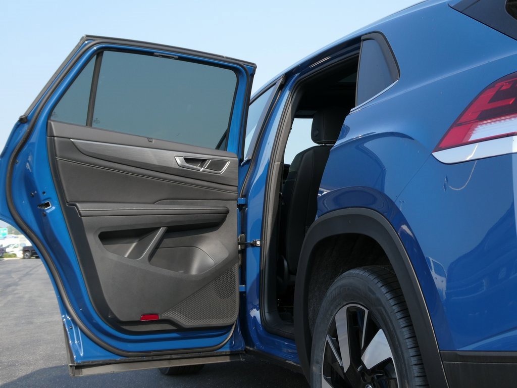 New 2025 Volkswagen Atlas Cross Sport SE image 36