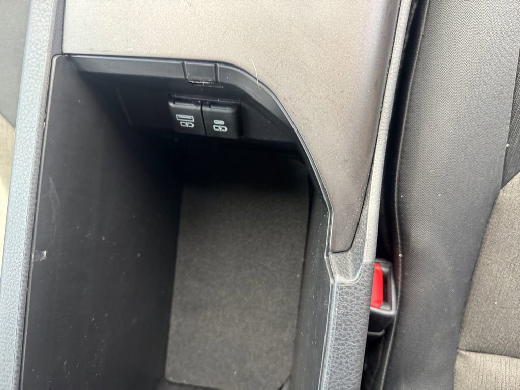 Used 2022 Toyota Camry LE FWD image 20