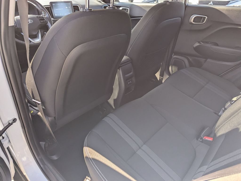 Used 2025 Hyundai Venue SEL FWD image 26