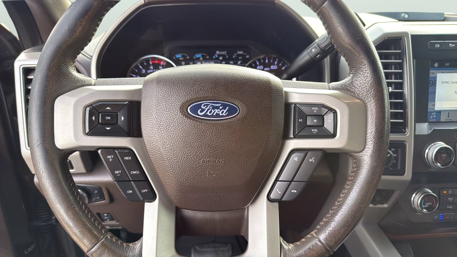 Used 2019 Ford F250 King Ranch w/ King Ranch Ultimate Package AWD/4WD image 14